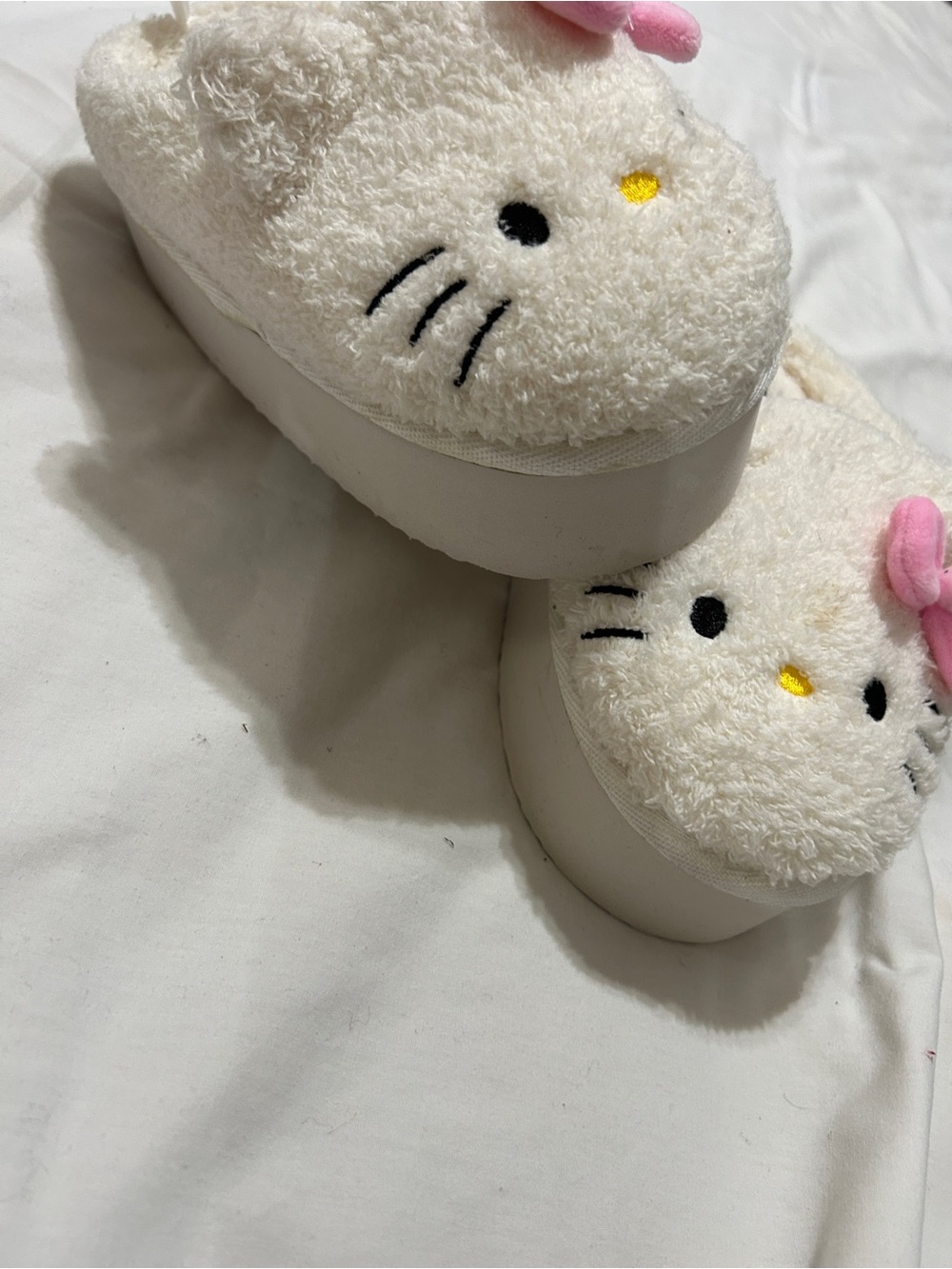 Forever 21 Kids Cream Fuzzy Hello Kitty Slip-On Boots - Picture 9 of 11